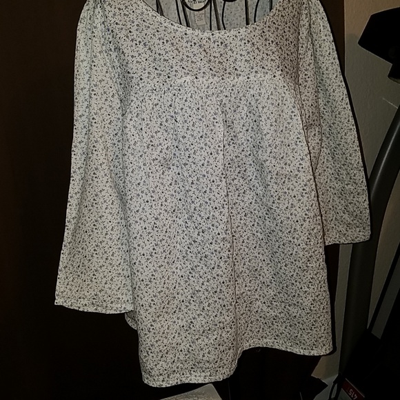 Blouse - Picture 2 of 6